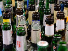 bottles-4235568_1920.jpg
